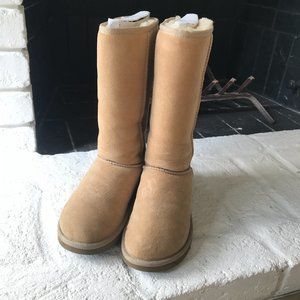 UGG Classic Tall 5815 Womens 6 / Sand